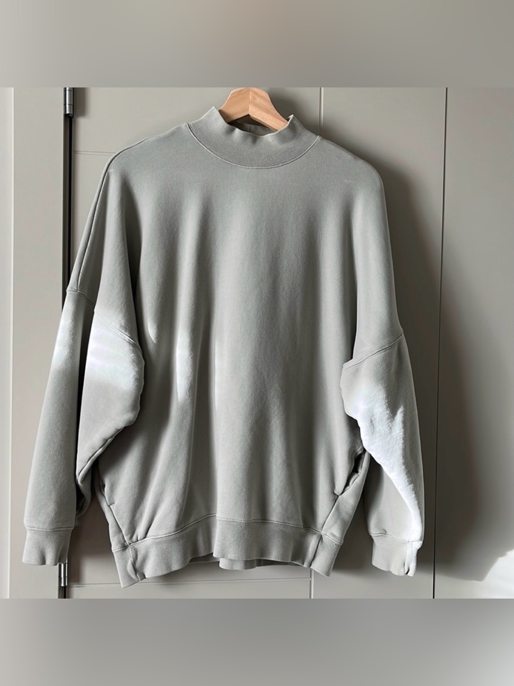 Aritzia The Group by Babaton Mock Neck sweatshirt in size 2 - grey